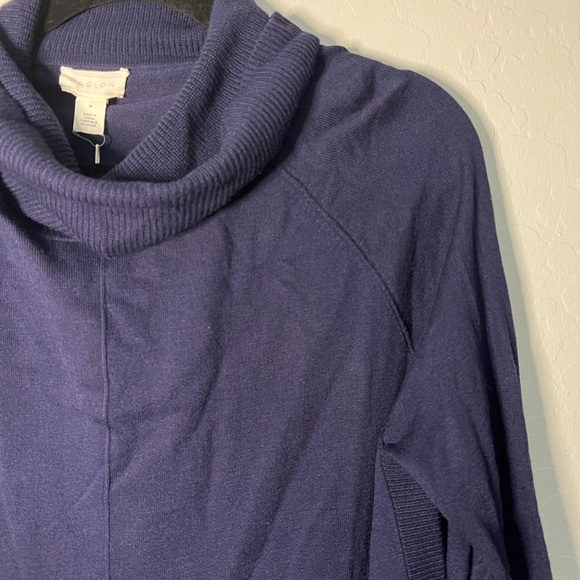 CASLON TURTLENECK TUNIC SWEATER IN NAVY EVENING - Picture 5 of 9